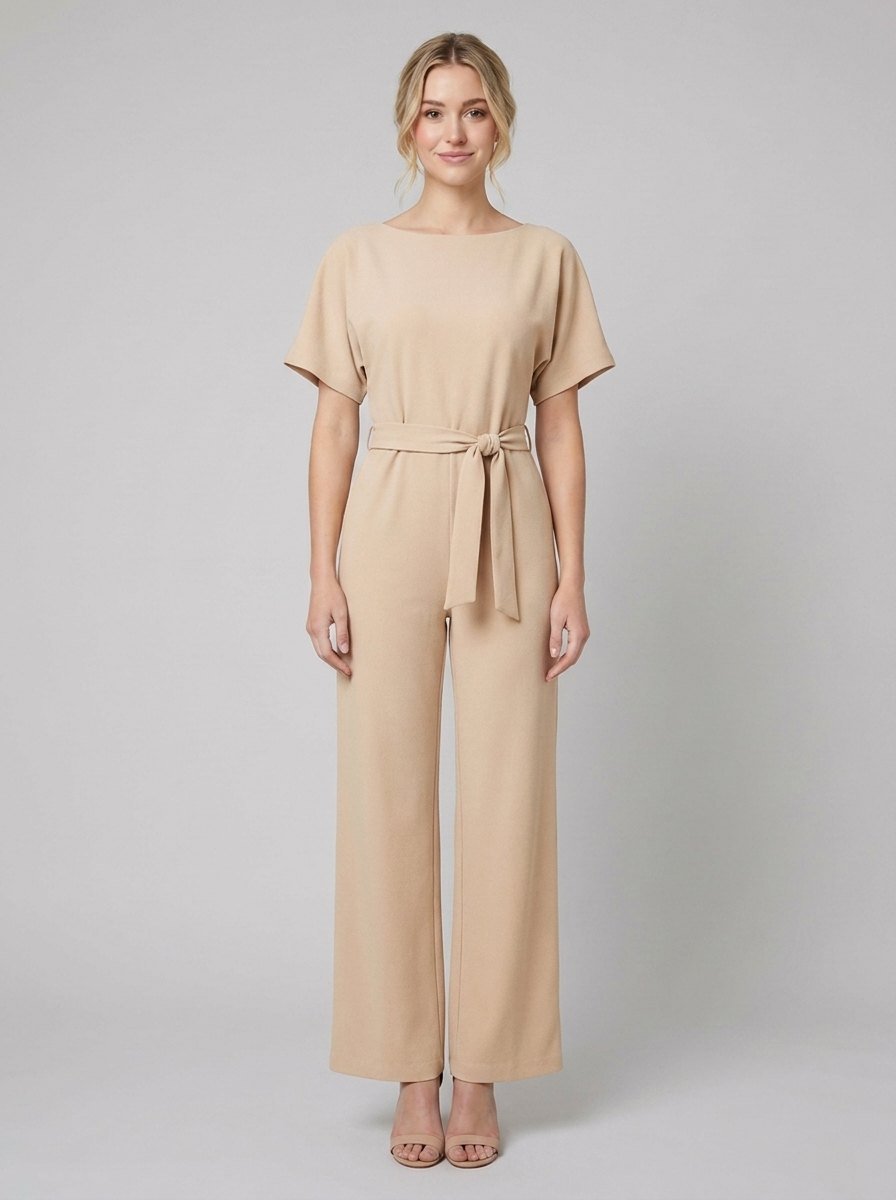 Bella elegant jumpsuit apricot - model