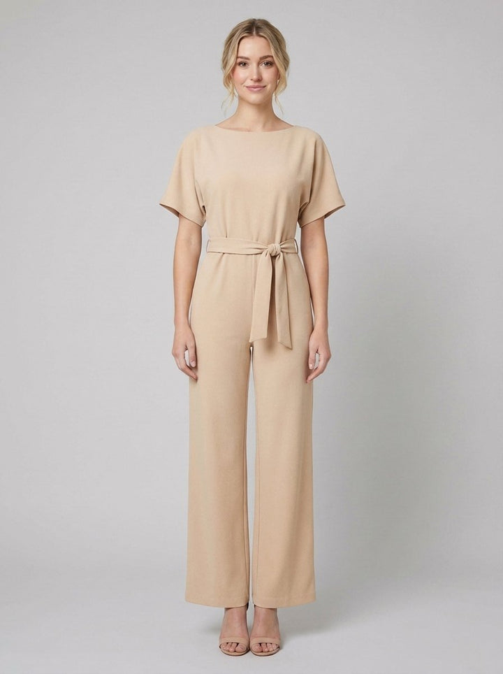 Bella elegant jumpsuit apricot - model