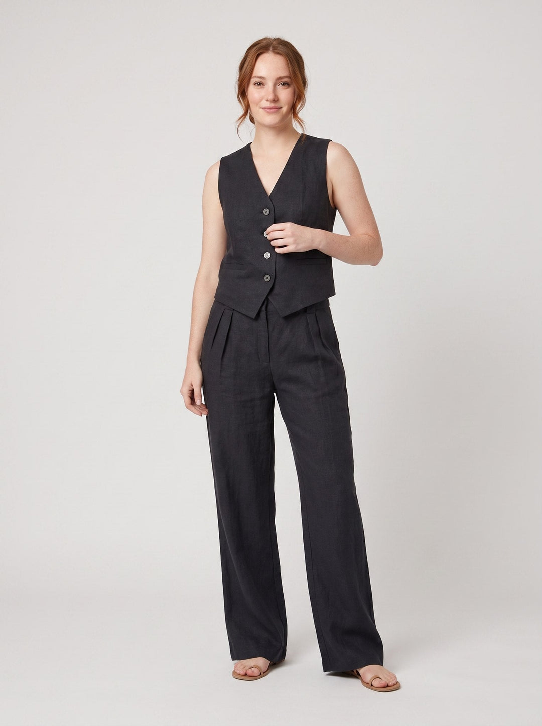 Marlowe linen trouser set black on model