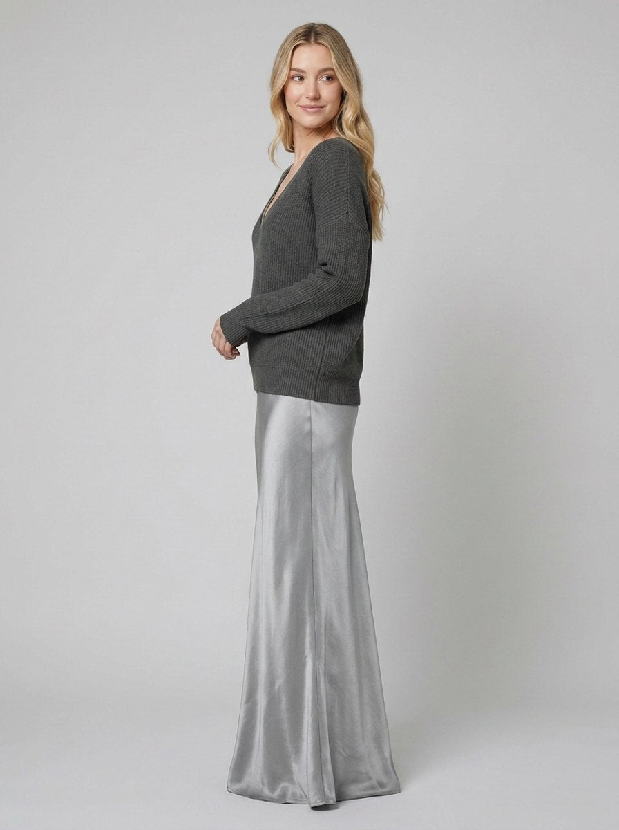 Satin Elegance set grey on blonde model